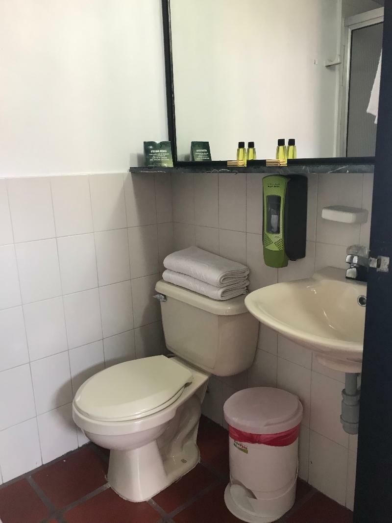 Hotel Santa Ana ميديلين المظهر الخارجي الصورة
